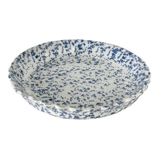 1970s Bybee Pottery Kentucky Blue and White Splatterware or Sponge Pie Dish For Sale
