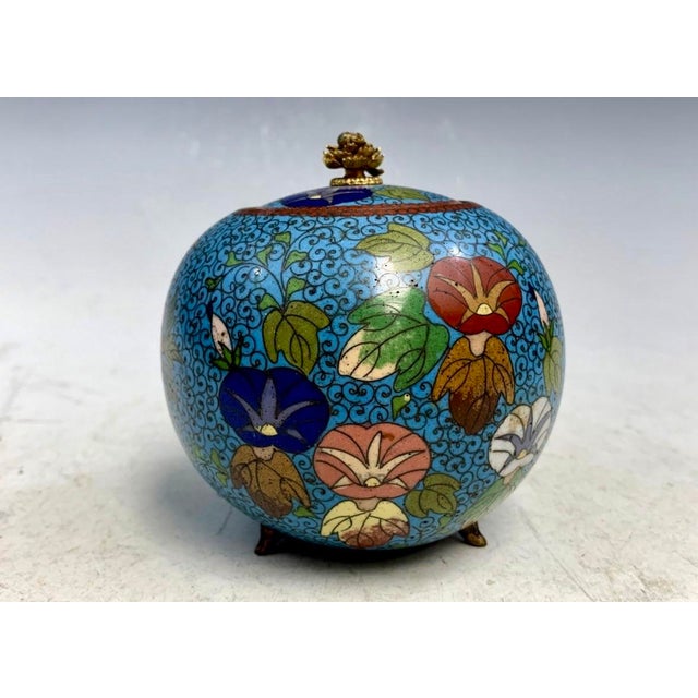 Antique Japanese Cloisonné Footed Ginger Jar With Floral & Butterfly Motif For Sale - Image 4 of 7