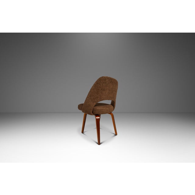 1960s Set of Four (4) Early Mid-Century Modern Model 72c Armless Executive Chairs in New Bouclé Attributed to Eero Saarinen for Knoll, Usa, C. 1967 For Sale - Image 5 of 18