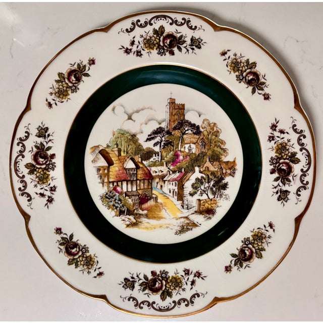 Wood & Son 1950s Green and Gold English"Ascot" Decorative Plates by Wood and Sons, Set of 2 For Sale - Image 4 of 8