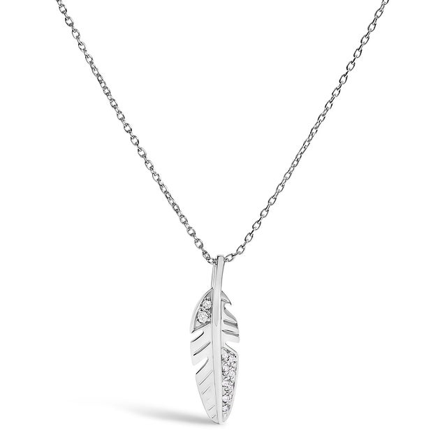 Unveil the delicacy of sophistication with this exquisite pendant necklace, artistically shaped into a feather from...