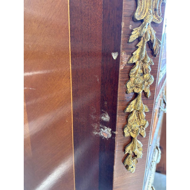 Early 20th Century Pair of Antique French Louis XV-Style Marble Tall Cabinets With Inlaid Marquetry, A Pair For Sale - Image 5 of 12