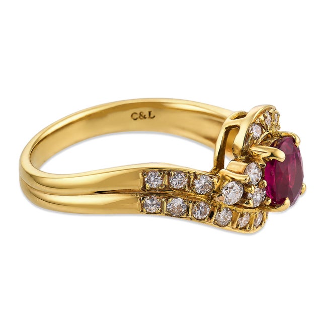 Vintage Ruby Diamond 18k Yellow Gold Swirl Ring, Size 5.5 For Sale - Image 4 of 6