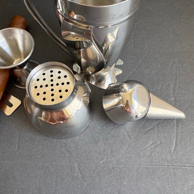 Penguin Cocktail Shaker & Bar Tools Set Silver Tone Vintage Art Deco Style Retro For Sale - Image 6 of 10