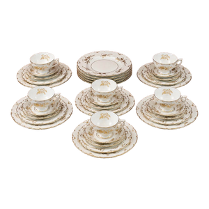 Royal Crown Derby “Marquis” A1222 Bone China Service for Six – 30 Pieces – Beaufort Shape, England (1958–1964)