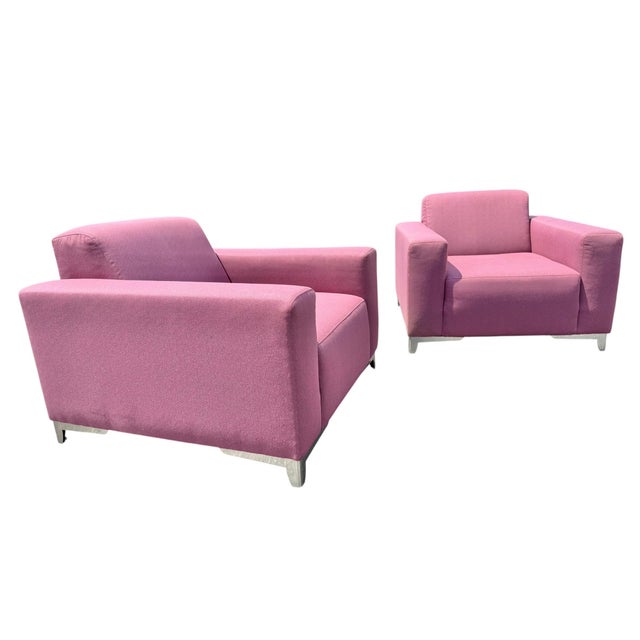 This striking pair of modern Thayer Coggin club chairs offers the perfect blend of clean-lined sophistication and inviting...