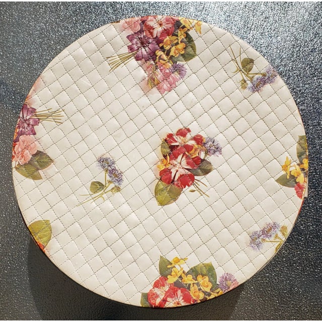 1950s Vintage Floral Quilted Hat Box with Clear Perimeter For Sale - Image 4 of 6