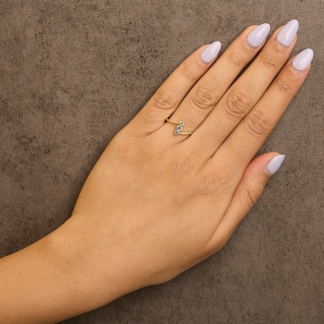 Early 21st Century 10K Yellow Gold 1/4 Cttw Lab Grown Diamond Vertical Three Stone Ring - Size 6.5 For Sale - Image 5 of 6