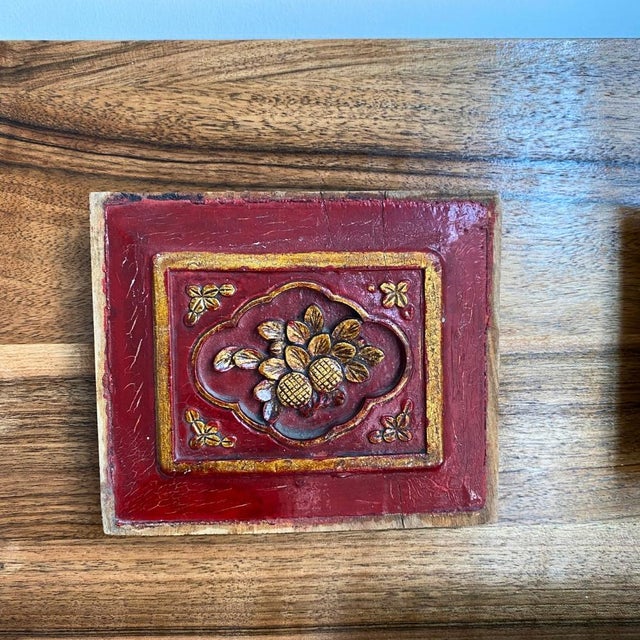 Early 20th Century c.1920 Chinoiserie Giltwood Carved Triptych – 3-Piece Wall Art For Sale - Image 5 of 9