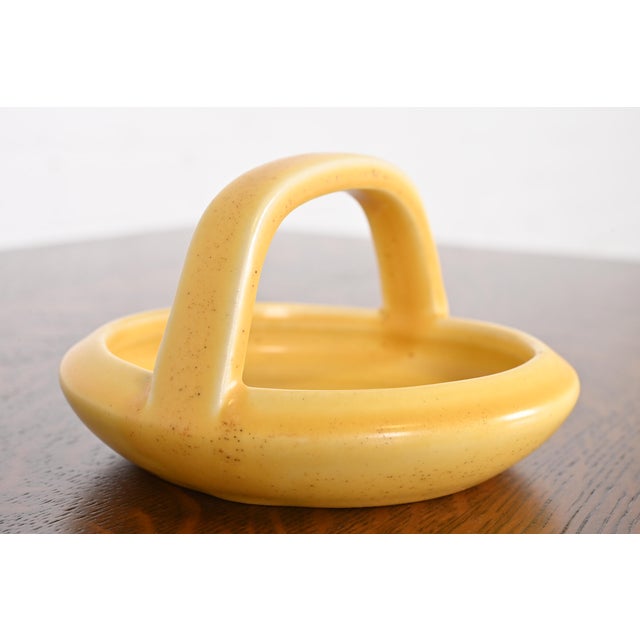 Rookwood Pottery Arts & Crafts Glazed Ceramic Yellow Handled Bowl or Ashtray, 1922 For Sale In South Bend - Image 6 of 11