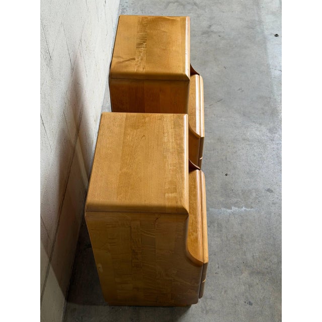 Wood Pair of Heywood-Wakefield Maple Nightstands Sculptural Solid Wood Bedroom Bedside Tables Mid-Century Modern 1950s For Sale - Image 7 of 10