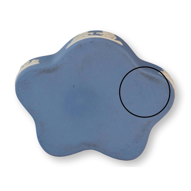 Wedgwood Jasperware Trinket Box For Sale - Image 4 of 6