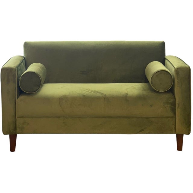 Made in USA Highly durable velvet fabric, 30000+ chantel abrasion rating. The frame is made from solid wood. 2 Bolster...