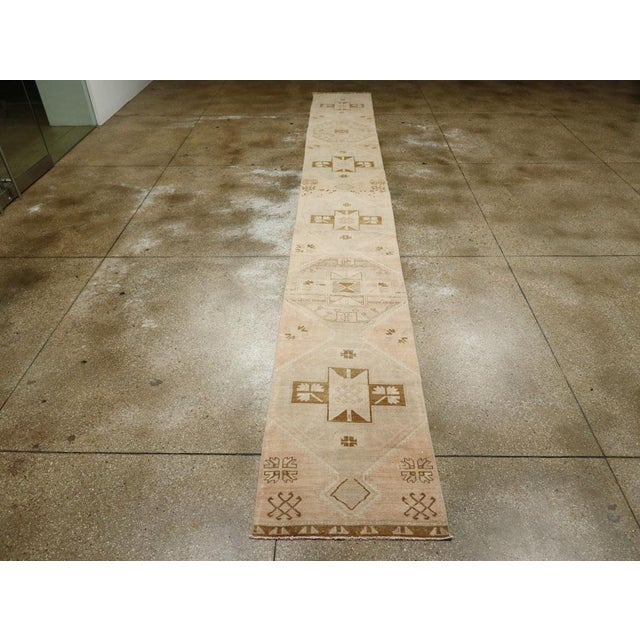 Galerie Shabab Collection Mid-20th Century Turkish Anatolian Long Runner For Sale - Image 4 of 10