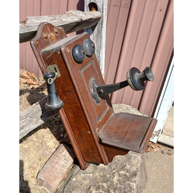 Antique Kellogg Quarter Sawn Oak Wall Telephone Hand Crank Chicago IL 1901 An antique Kellogg quarter sawn oak wall...