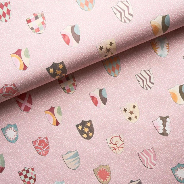 Not Yet Made - Made To Order Sample - Schumacher x Happy Menocal Heraldic Wallpaper In Pink For Sale - Image 5 of 7