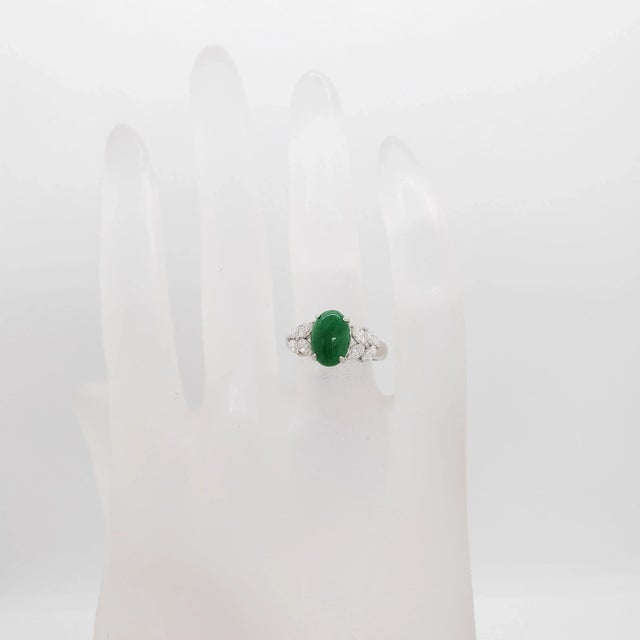 Contemporary Green Jade Cabochon and Diamond Cocktail Ring in Platinum, size 4.25 For Sale - Image 3 of 8
