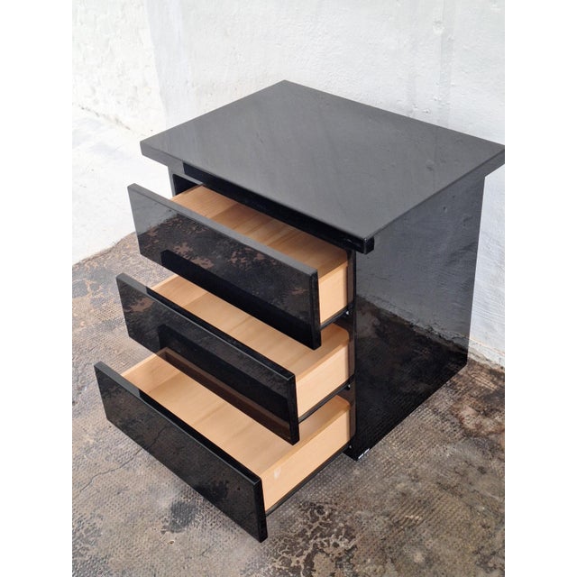 Stunning cabinet / chest of drawers by David Lange for the high end Roche Bobois brand, with 3 drawers and lacquered...