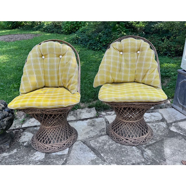 Plastic Vintage Russell Woodard Spun Fiberglass Patio Chairs, a Pair, Attributed For Sale - Image 7 of 14
