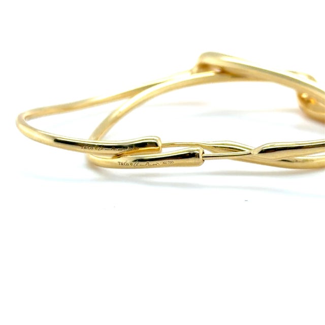 Modern Late 20th Century Pair of Tiffany & Co., Elsa Peretti, 18k Yellow Gold Large Open Heart Hoop Earrings For Sale - Image 3 of 7