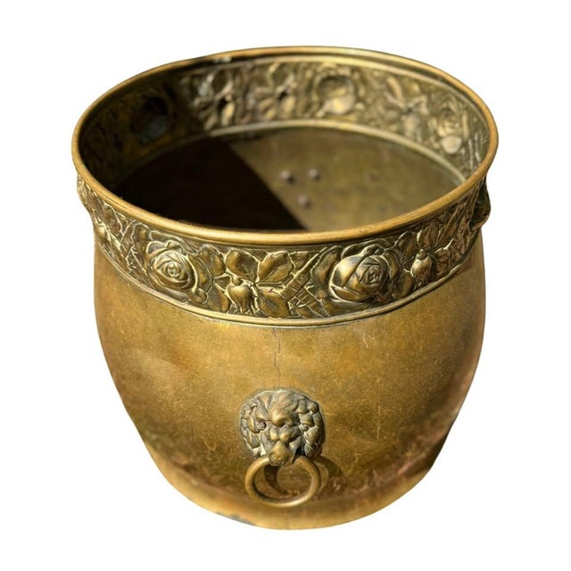 English Early 20th Century Large Turn-of-the-Century Brass Jardinière Cachepot With Lion Ring Handles and Repoussé Rose Banding For Sale - Image 3 of 8