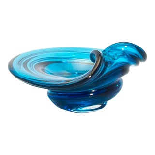 Hand-Blown Murano Dish in Aqua Blue With 24-Karat Gold Flecks For Sale