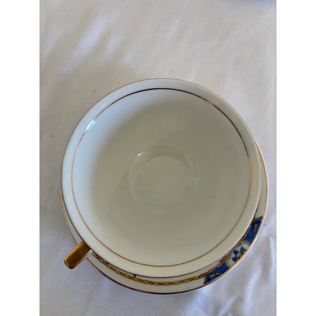 Vintage Meito China “Warren” Hand-Painted Floral Cups and Saucers, Set of 5 For Sale - Image 4 of 9