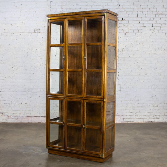 Late 20th Century Campaign Style Oak Curio Cabinet by Drexel Heritage Accolade II Collection For Sale - Image 18 of 18