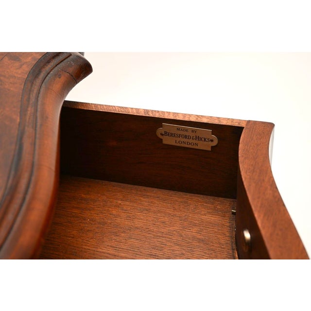1920s Antique Burr Walnut Console Table by Beresford and Hicks, 1920 For Sale - Image 5 of 11