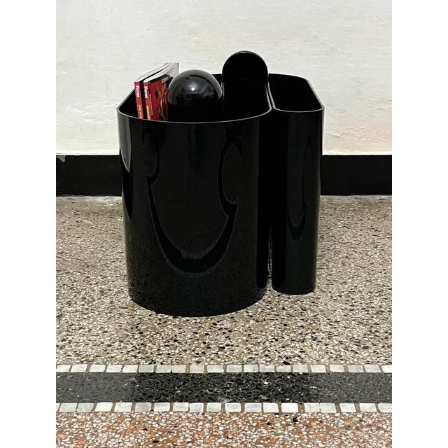 Plastic Magazine Racks by Rodolfo Bonetto for Bilumen, 1968, Set of 2 For Sale - Image 7 of 10