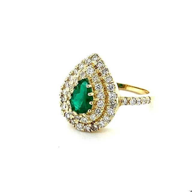 1.38 Carat Colombian Emerald Double Halo Diamond Yellow Gold Ring, Size 6.5 For Sale - Image 4 of 10