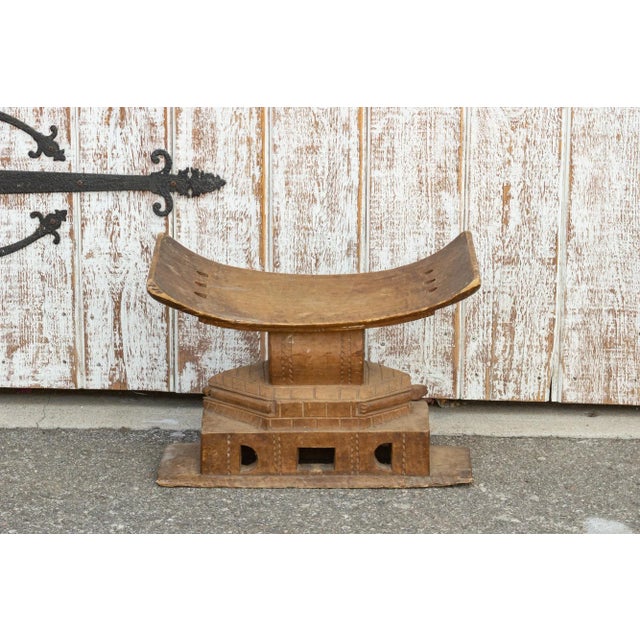 Tribal Antique Ghana Osei Ceremonial Stool For Sale - Image 3 of 10