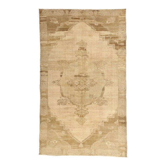 Vintage Turkish Oushak Rug - 06'06 X 10'11 For Sale