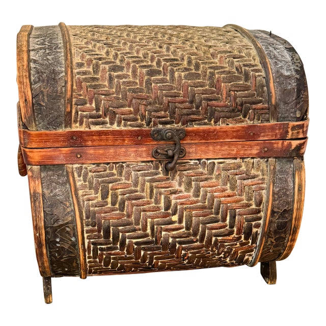Vintage Asian Woven Bamboo and Wicker Mini Chest With Handle For Sale