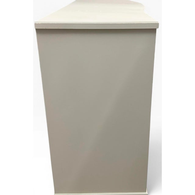 2010s Ethan Allen Heston Triple Dresser in Ascot White Lacquer, 9 Drawers For Sale - Image 5 of 12