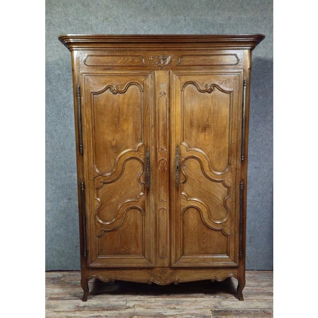 Louis XV Wardrobe in Wood For Sale - Image 10 of 10