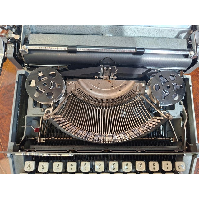 Travel-Riter Deluxe from Remington, 1960s For Sale - Image 10 of 14