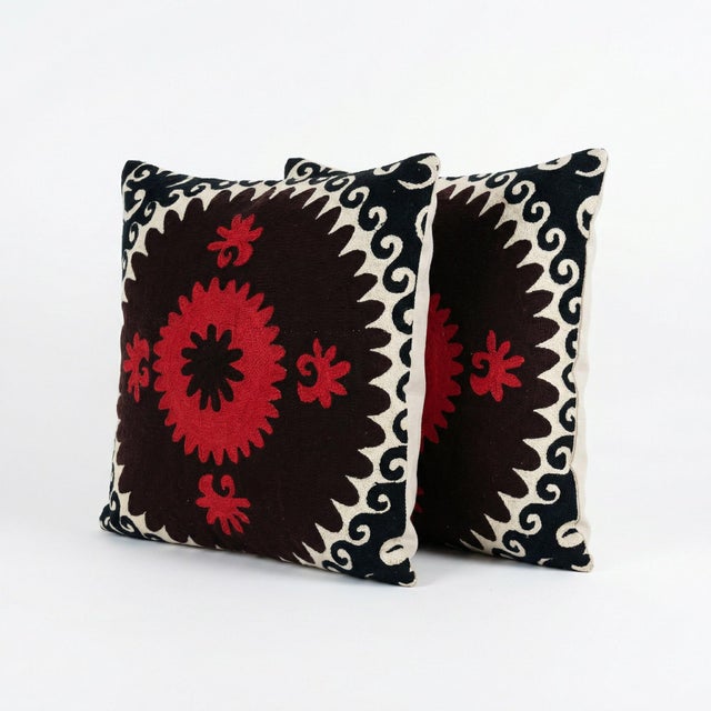 Mid-Century Modern Hand Embroidered Suzani Pillow Cover 21'' X 22'' - Set of Two For Sale - Image 3 of 4