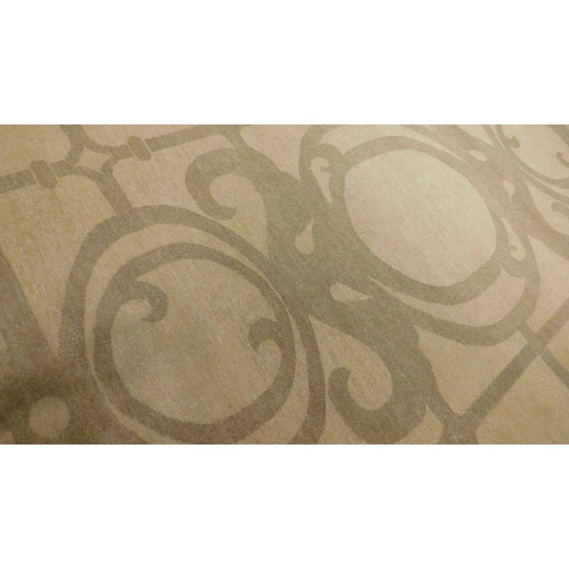 Made in India. 100% hand knotted. 100% pure wool pile on cotton foundation Size: 9'x 11'10" Style: architectural Brand:...