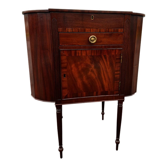 Antique Sheraton Astragal Sewing Stand Table, Philadelphia, Circa 1810s For Sale