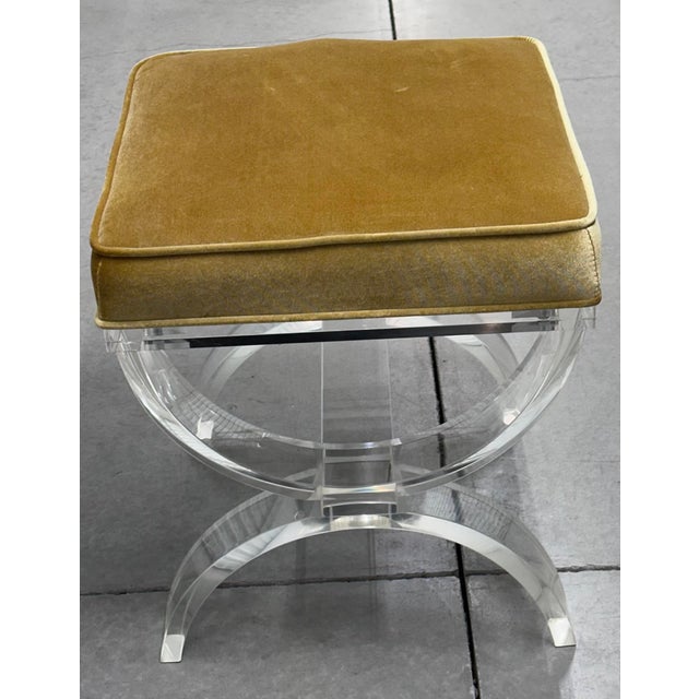 Discover this absolutely charming Mid-Century Modernist curved ottoman or accent bench, ready to elevate your home decor!...