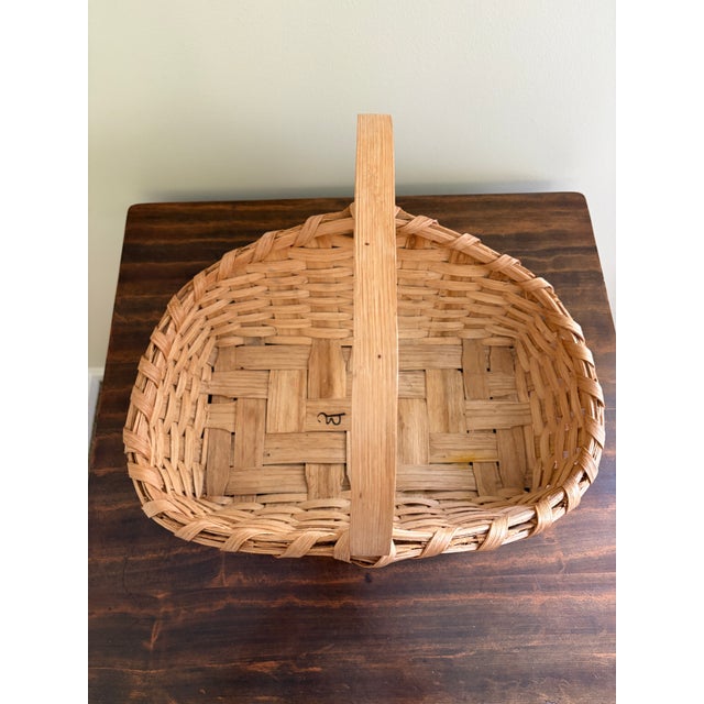 Vintage Split Oak Gathering Basket With Warm Patina For Sale - Image 4 of 9