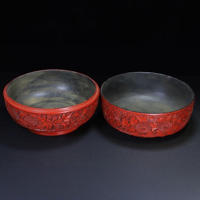 Wood Late 20th Century Large Carved Cinnabar Lacquer Box With Dragon and Floral Motifs For Sale - Image 7 of 10