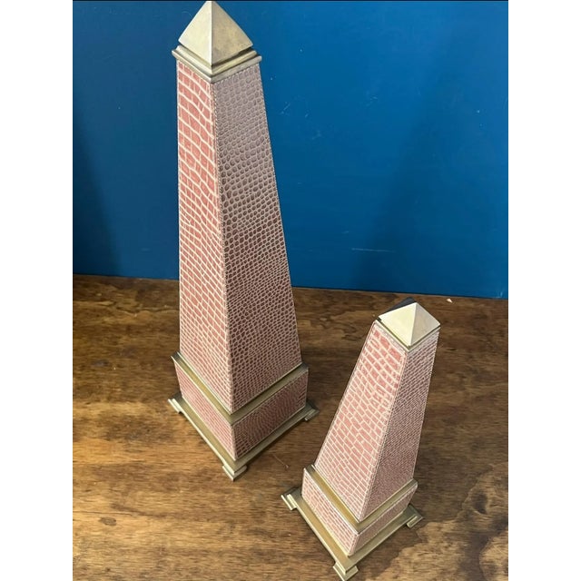 Vintage Faux Croc Obelisk Set | Light Brown Brass Decor For Sale - Image 9 of 16