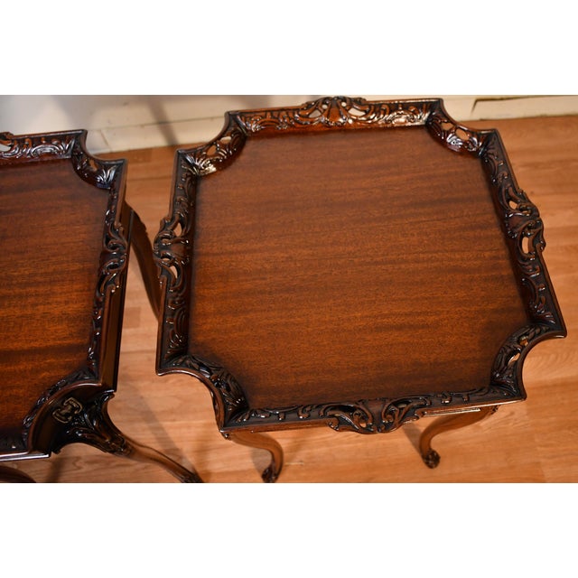 1940s Pair of English Chippendale Carved Mahogany Side Tables / End Tables For Sale - Image 4 of 18