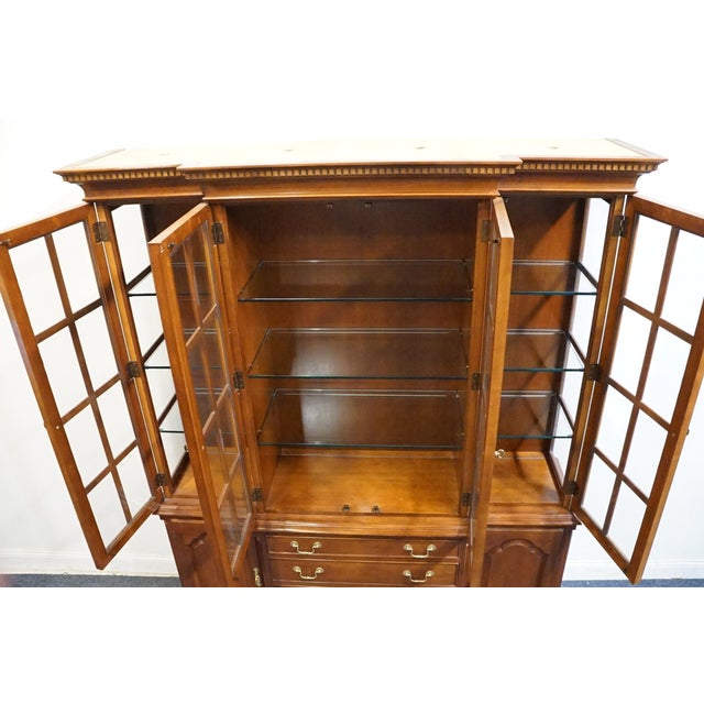 Late 20th Century High End Vintage Solid Mahogany Traditional Style 67" Lighted Display Breakfront China Cabinet For Sale - Image 5 of 12