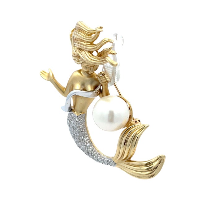 Mid 20th Century 14k Two-Tone Gold Vintage Mermaid Brooch Pin With Pearl & Diamond Tail For Sale In New York - Image 6 of 7