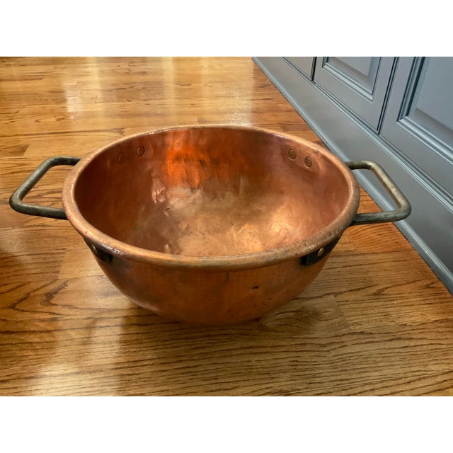 19th-Century Hand-Hammered Dovetailed Copper Basins With Iron Handles - Pair For Sale - Image 4 of 6
