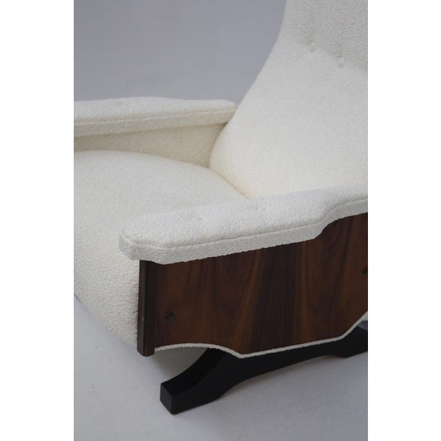 1960s Set of Vintage Italian Walnut Wood and Boucle Armchairs, 1960 For Sale - Image 5 of 13