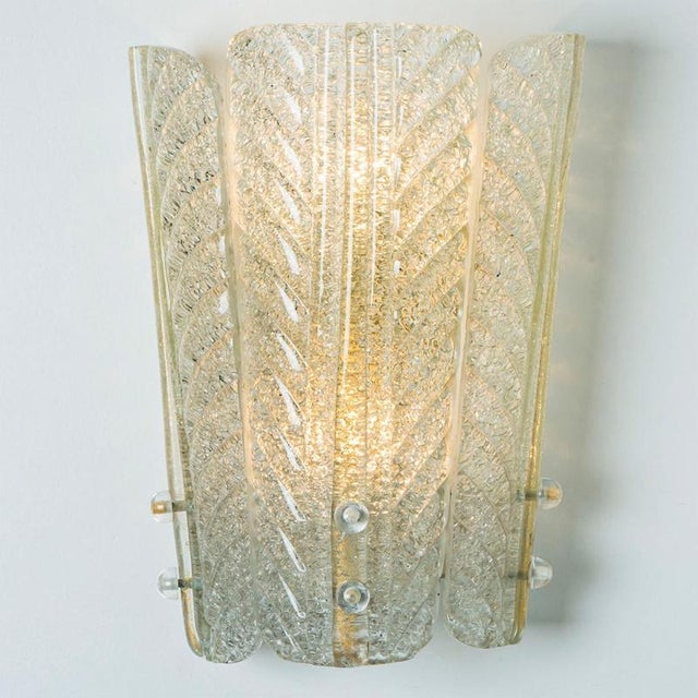 Gold Gold Inclusions Glass and Brass Wall Light in the style of Barovier & Toso, 1960s For Sale - Image 8 of 16